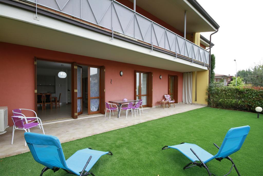 شقة Luminoso Trilocale Con Piscina E Giardino Privato ديسينسانو ديل غاردا المظهر الخارجي الصورة